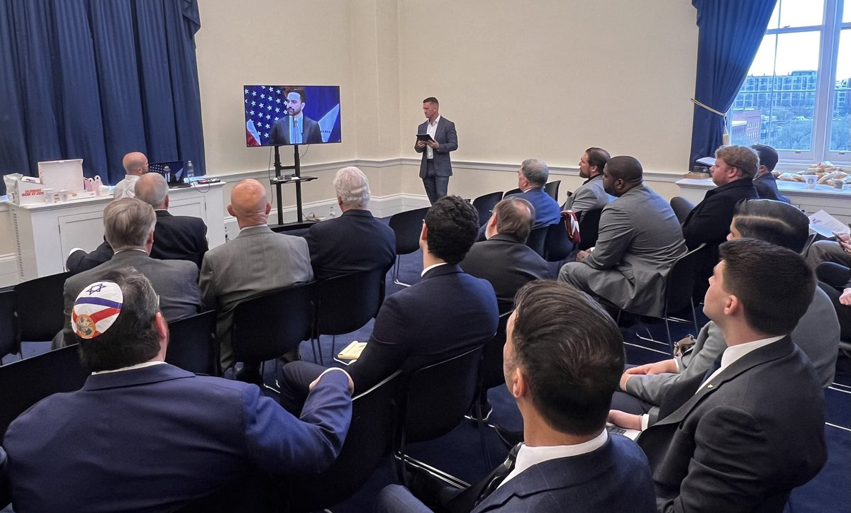 Lisa Elizabeth tweet media