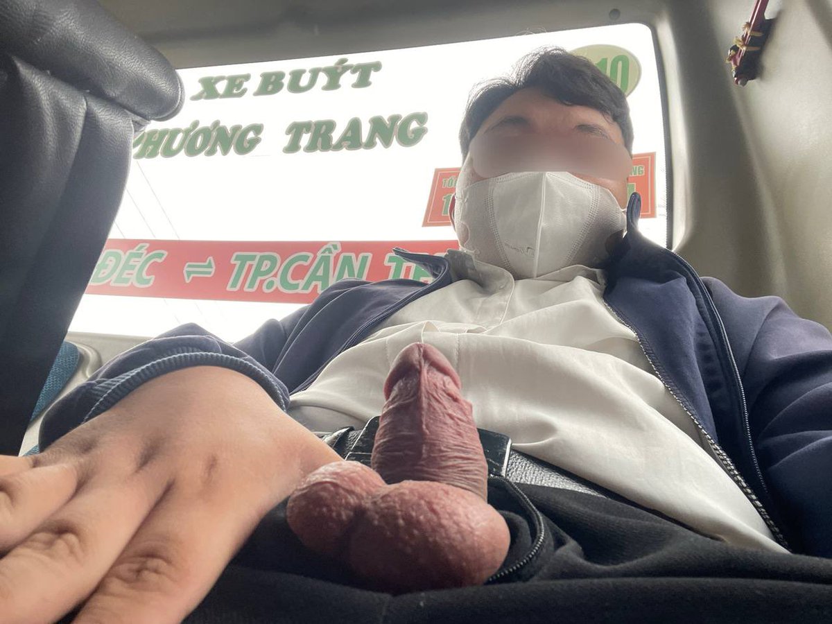 09_Jollydog's tweet photo. xăng tăng nên phải đi xe bus mà xe thiếu người bus #pusnhawn https://t.co/mnHzNiEyXZ