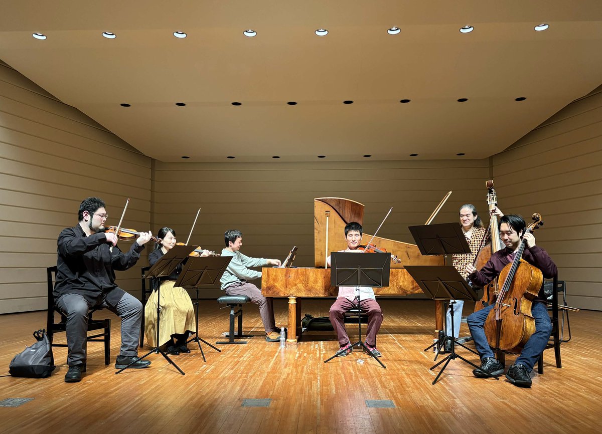 明日20日の狛江エコルマホールでのベートーヴェンの演奏会。メインディッシュはラハナー編曲の室内楽版による「ピアノ協奏曲第5番」、すなわち『皇帝』。僕にとってこの曲を演奏会で弾く初めての機会です。La Musica Collana、そして1825年のクレーマーと明日はどんな演奏になるか楽しみです☺️