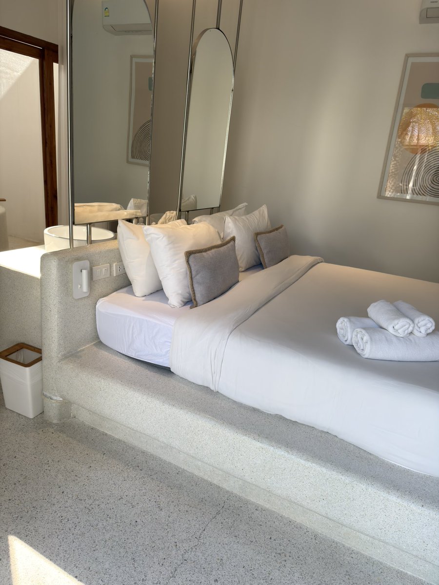 aangelinaa.ss tweet media