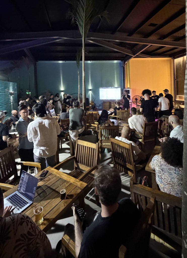 Chinese_Devil tweet media