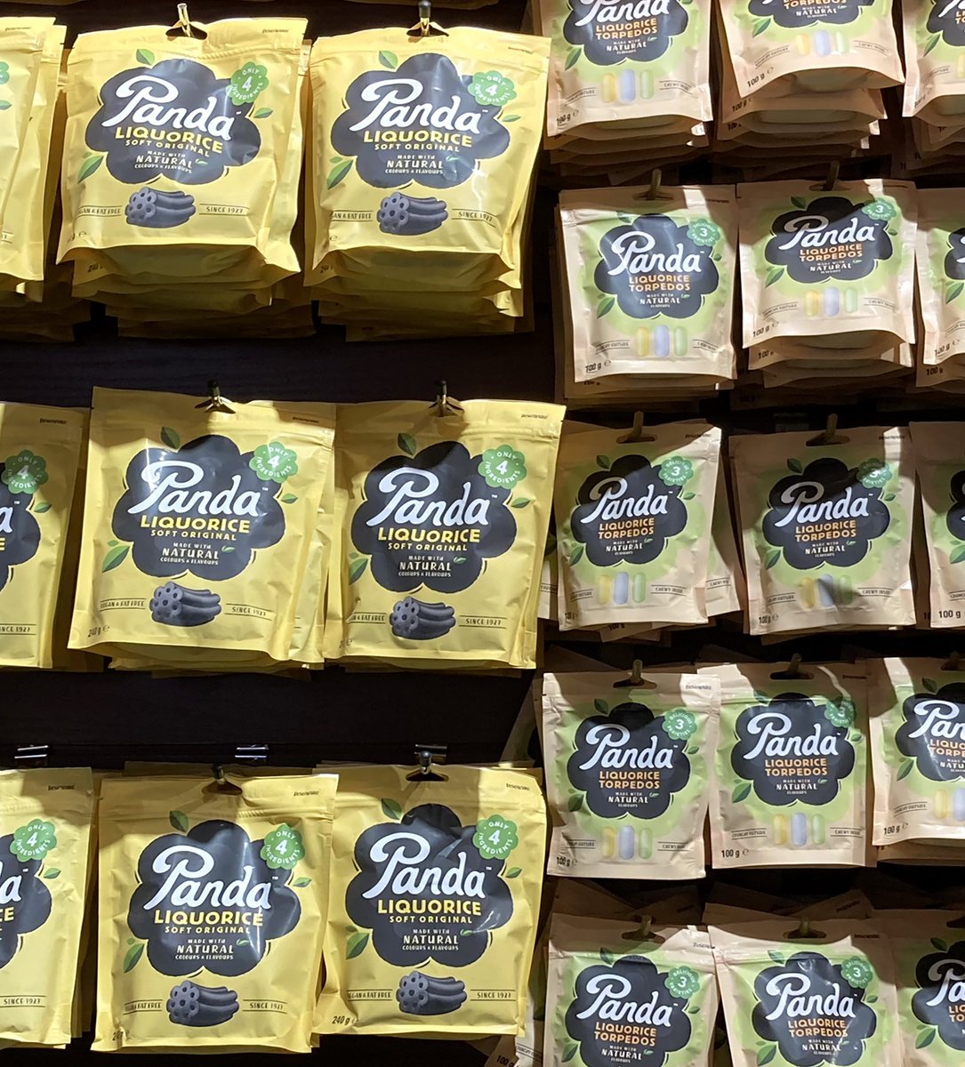 ReciklerkoCans's tweet image. Candy and souvenir shop at Garda Lake Italy🎠🇮🇹

See more editorial photos 
📸🤳👇
stock.adobe.com/contributor/21…

#Candy #souvenir #shop #GardaLake #Italy #adobe #editorialphoto #stockadobe