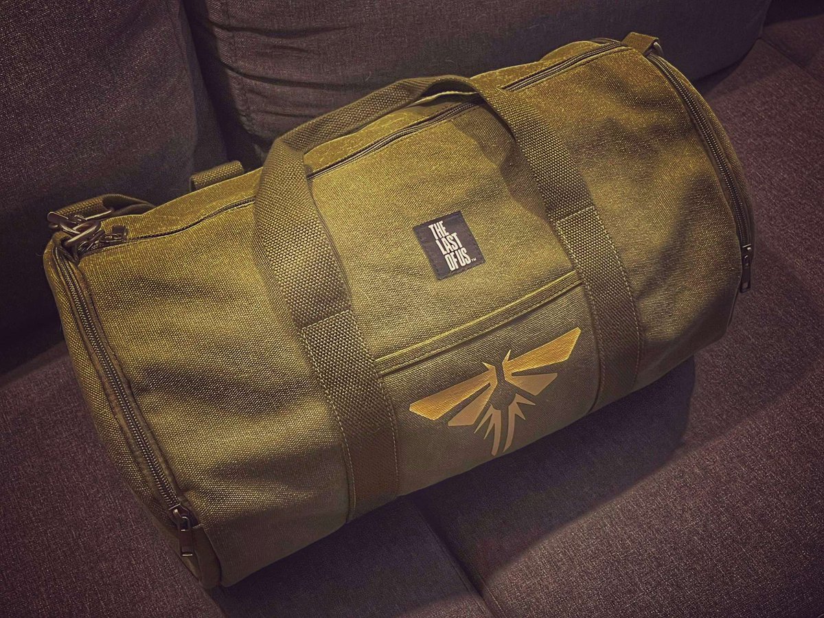 Araxiedystopia's tweet photo. 8 Days until @DreamHack event, Getting things ready!
The Last of Us bag from @InsertCoinTees will be my go to travel bag!
I can't wait to see everyone, Yippiee 🥳🥳
#DHBirmingham #insertcoin #lastofus https://t.co/R2IKyIAhaW
