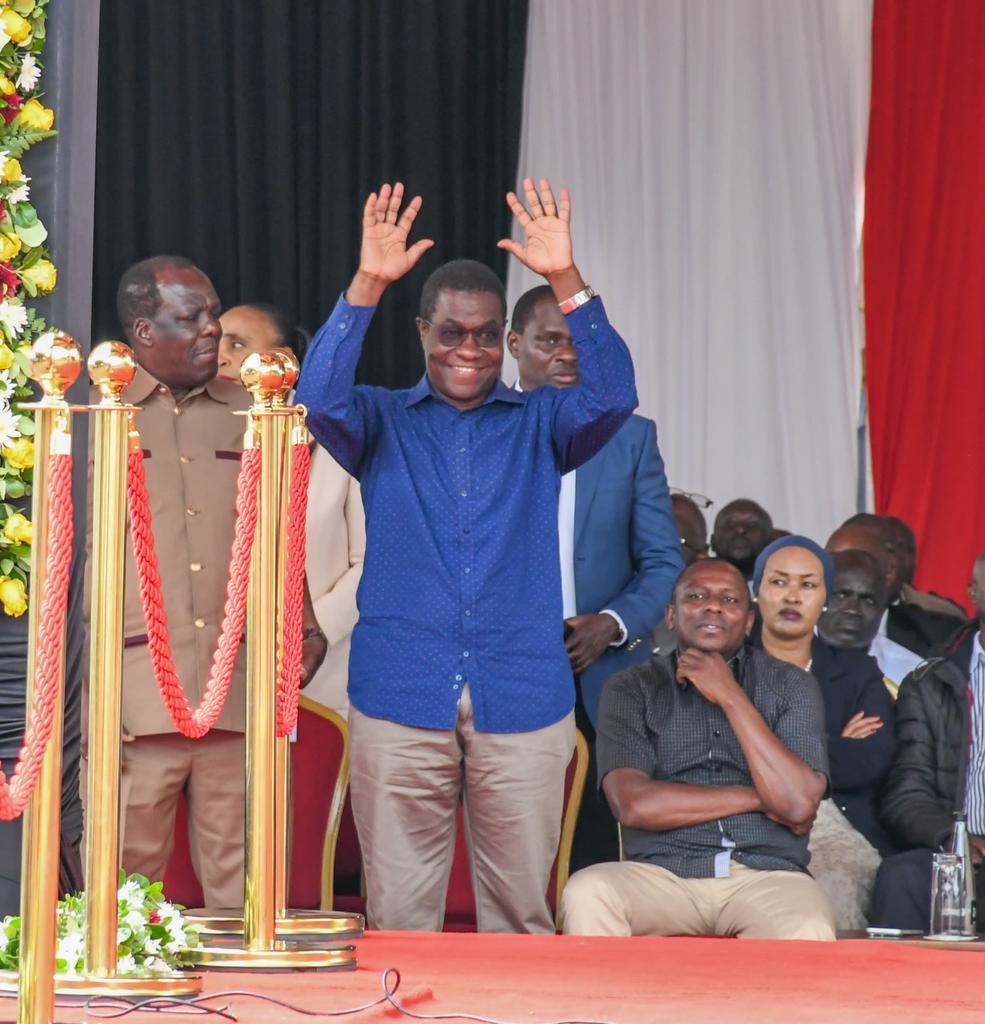 OpiyoWandayi's tweet photo. I joined President @WilliamsRuto at Narok Teachers Training College for the launch of the Naivasha–Kisumu–Malaba SGR project.
Western Kenya welcomes this transformative initiative to boost connectivity and economic growth.
#PoweringTheNewKenya
#DeliveringThePromise https://t.co/TT9kc9gm7C