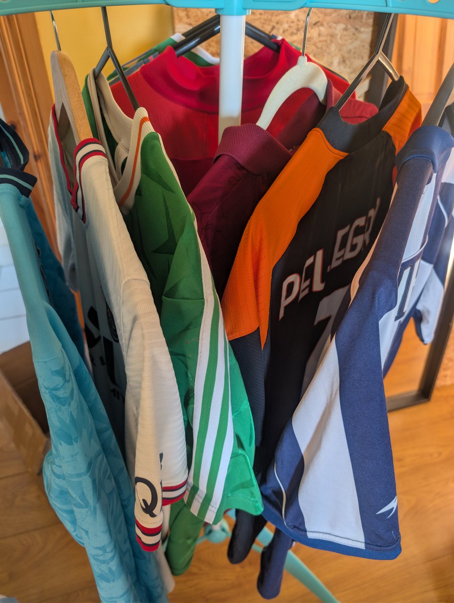 FootballShirts.ie tweet media