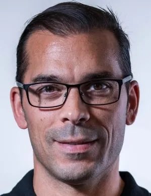 hjifeu's tweet photo. sombre pute que c’est 
Hâte que les informations sortent dans les médias pour le faire dégager 
Ce qu’il a fait hier c’est une honte https://t.co/Qi9xTZNz7A