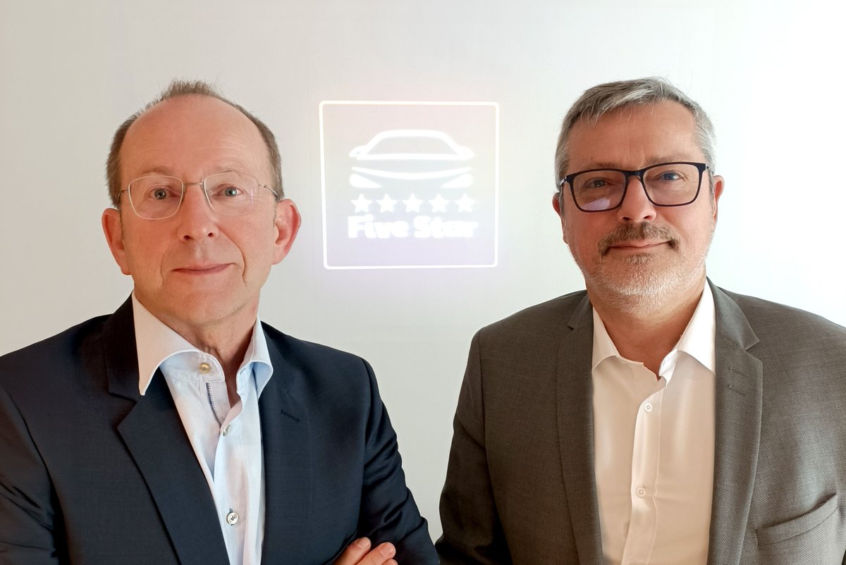 acommauto's tweet photo. Hervé Charbit devient Président du GIE Five Star France➡️https://t.co/Fk3kJqnhPq
#ReseauFiveStar #Carrosserie #ApresVente #Corporate https://t.co/iBotw8oYI9