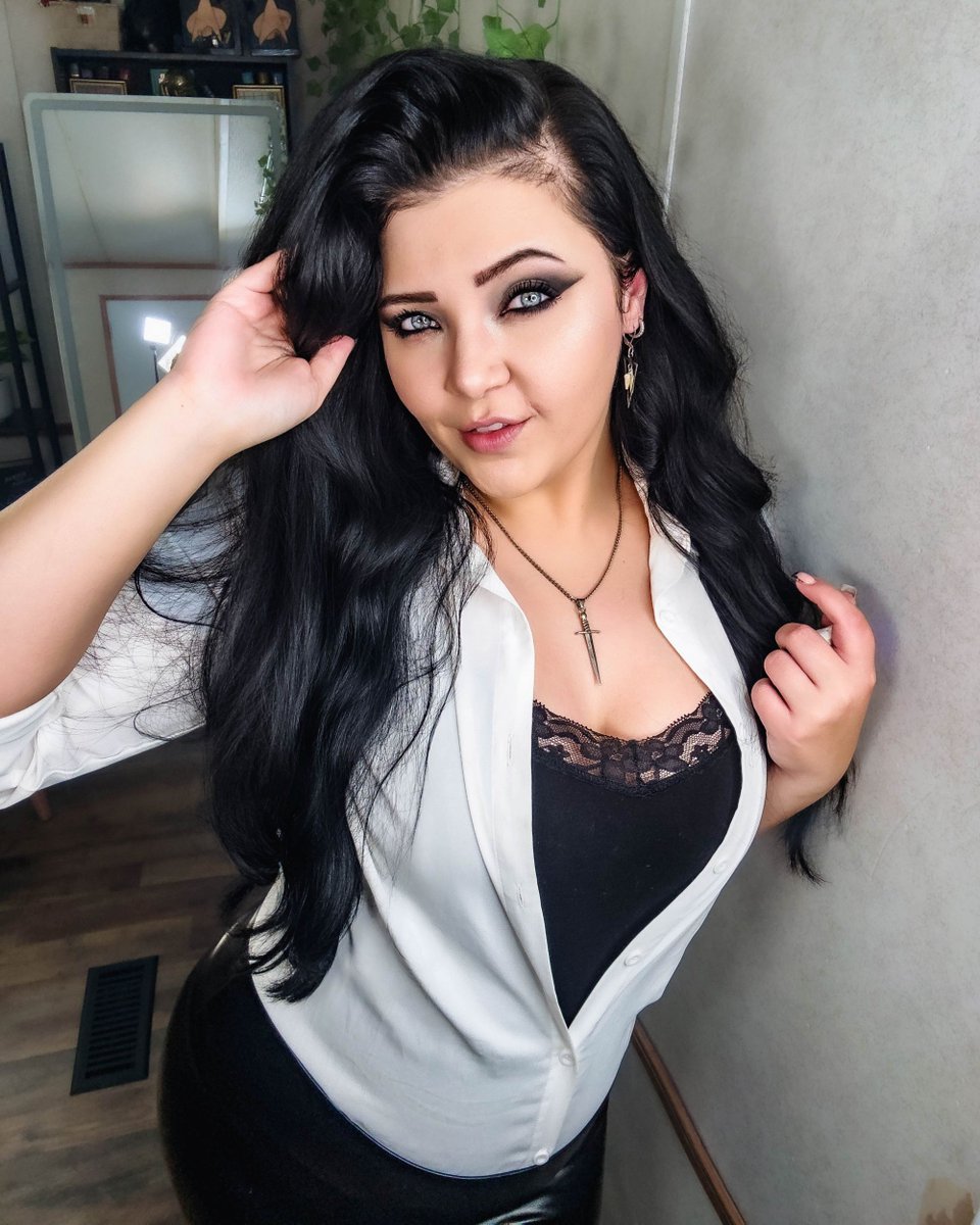 PrincessGothicBean tweet media