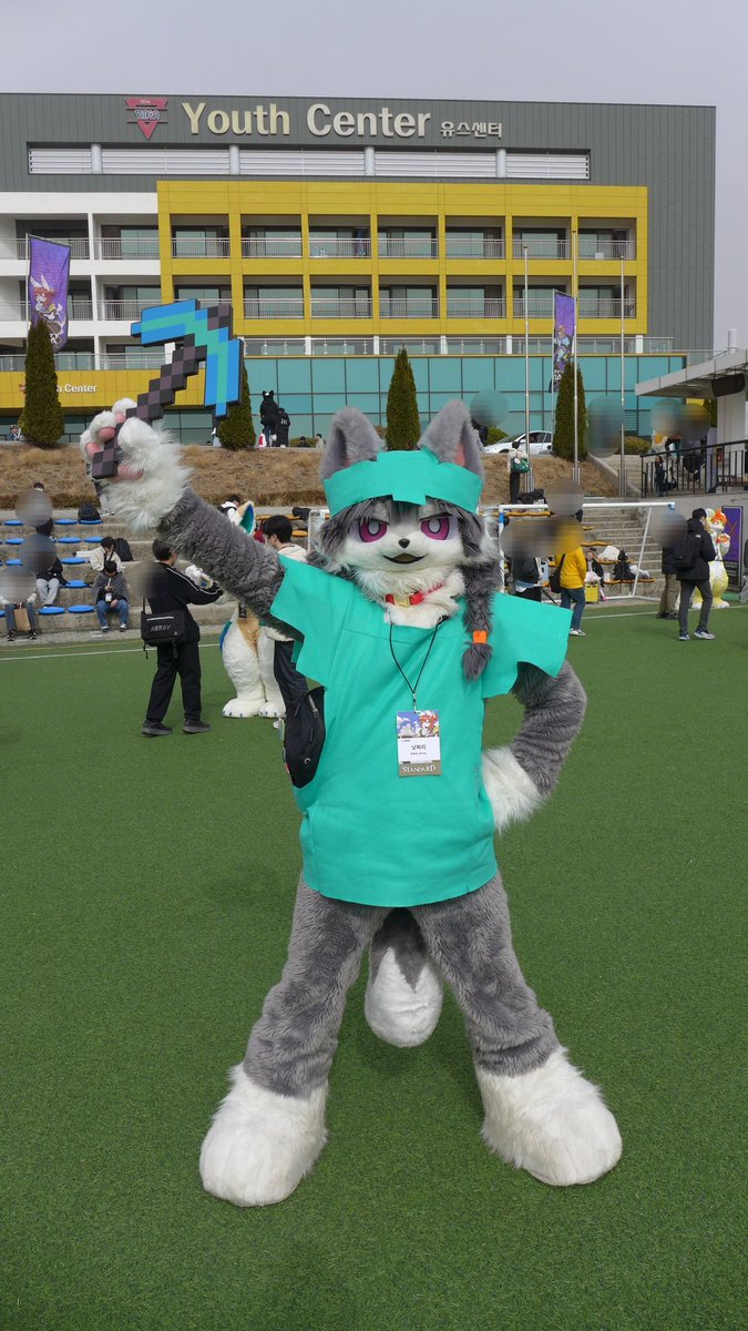 idealist tweet media