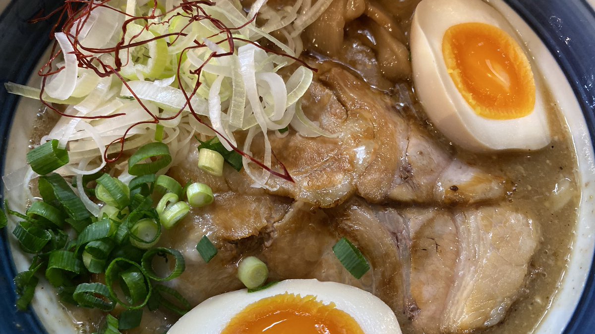 ᖇOᑌTE tweet media