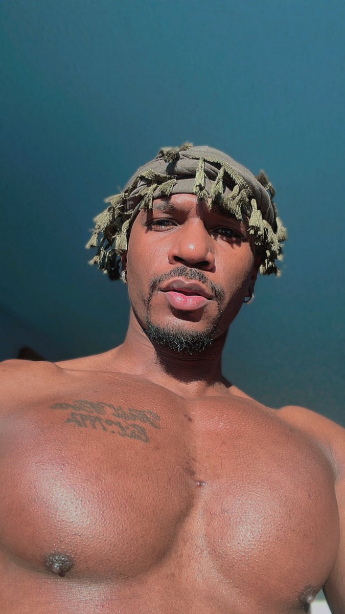 SCrownsss's tweet photo. Energy too rare to copy ✨☀️ https://t.co/SDIZl01Nru