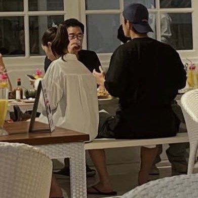 iamthreeJ's tweet photo. my most favorite picture of their back 
#BoyfriendOnDemand https://t.co/Hok6rE2O6x