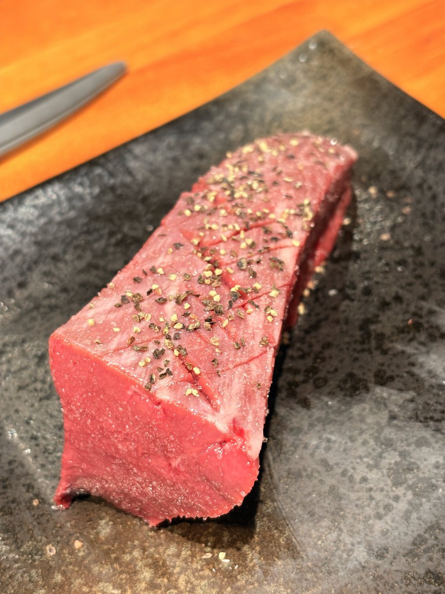 これ頼んだめちゃくちゃでかい塊がドーンと来てテンション爆上がりしたしすんげえ美味かったので食べたほうが良いです