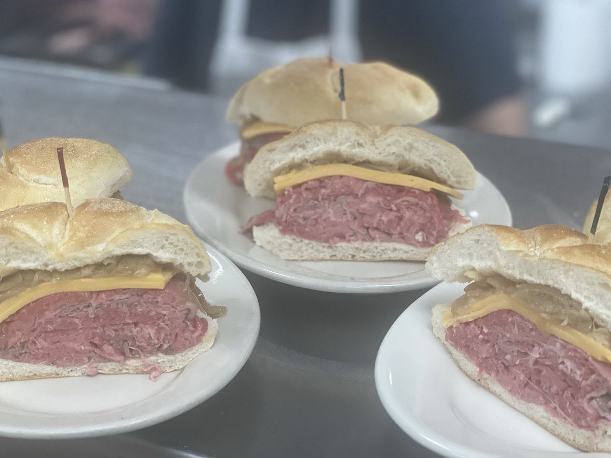 Hobby's Deli tweet media