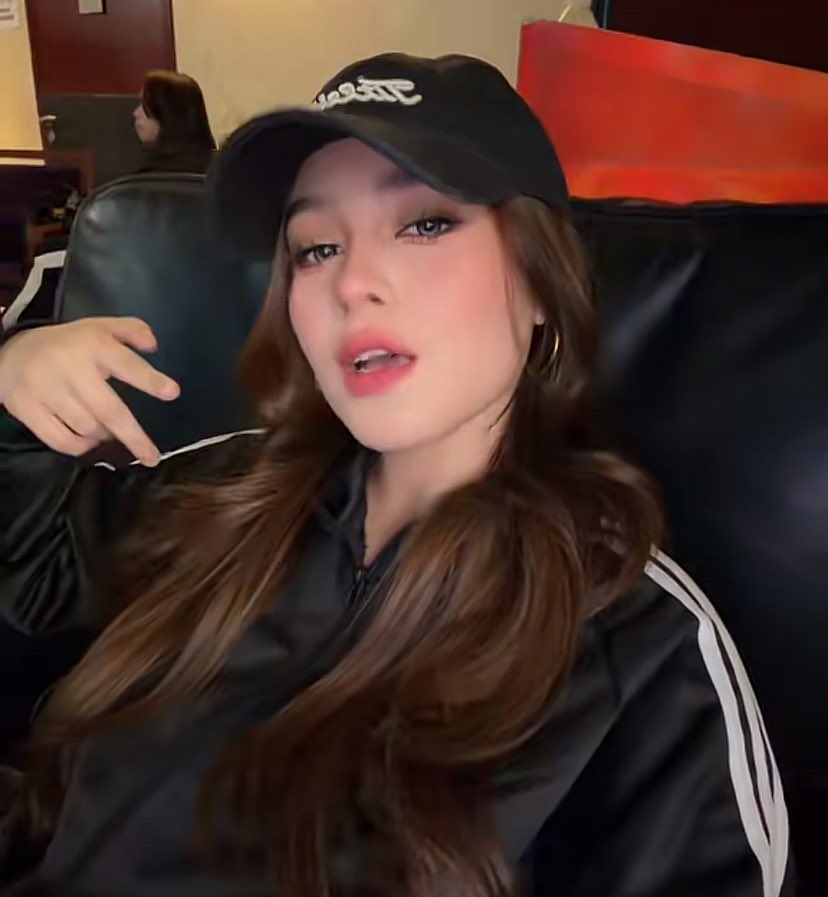 ri ⋆˙⟡ tweet media