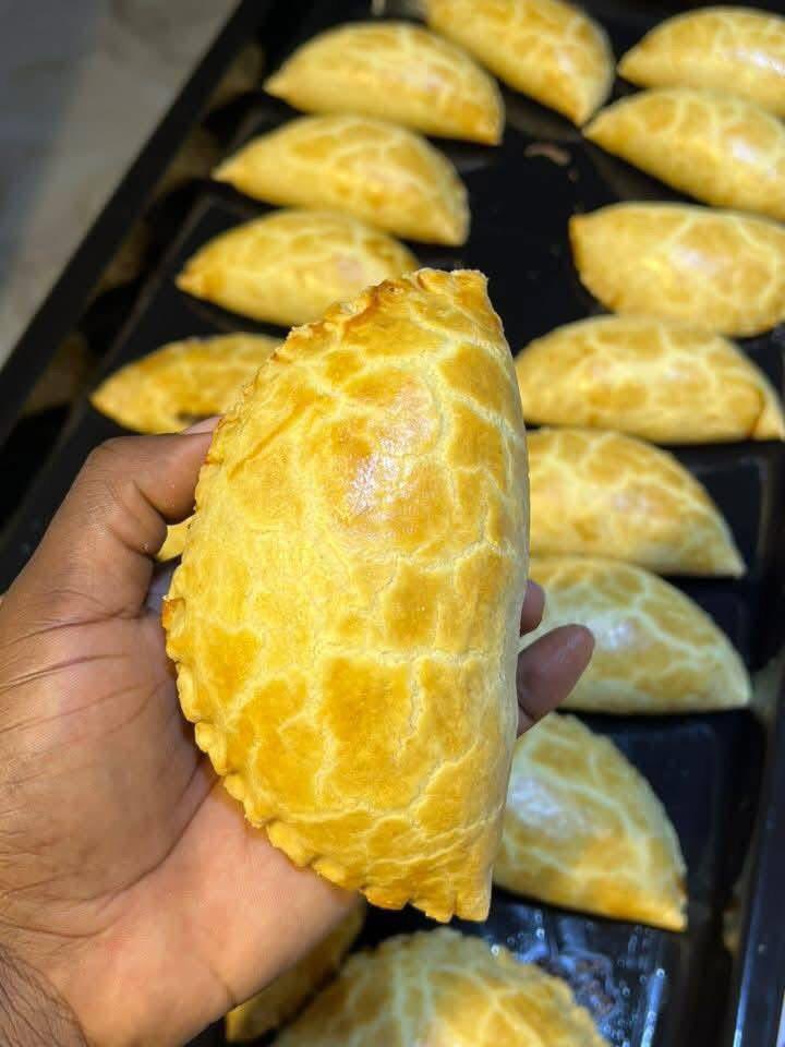MayLizBakes's tweet photo. Hi Fams!  I’m MayLiz Bakes’N’more and I make bespoke cakes and delicious treats to satisfy your cravings.

Sumptuous Meat pie available every day - best for lunch and daily satisfaction.

Don’t miss out on our daily sumptuous meat pie, connect with us now!

08159667478

📍Akure https://t.co/Zs3nmjuUrD