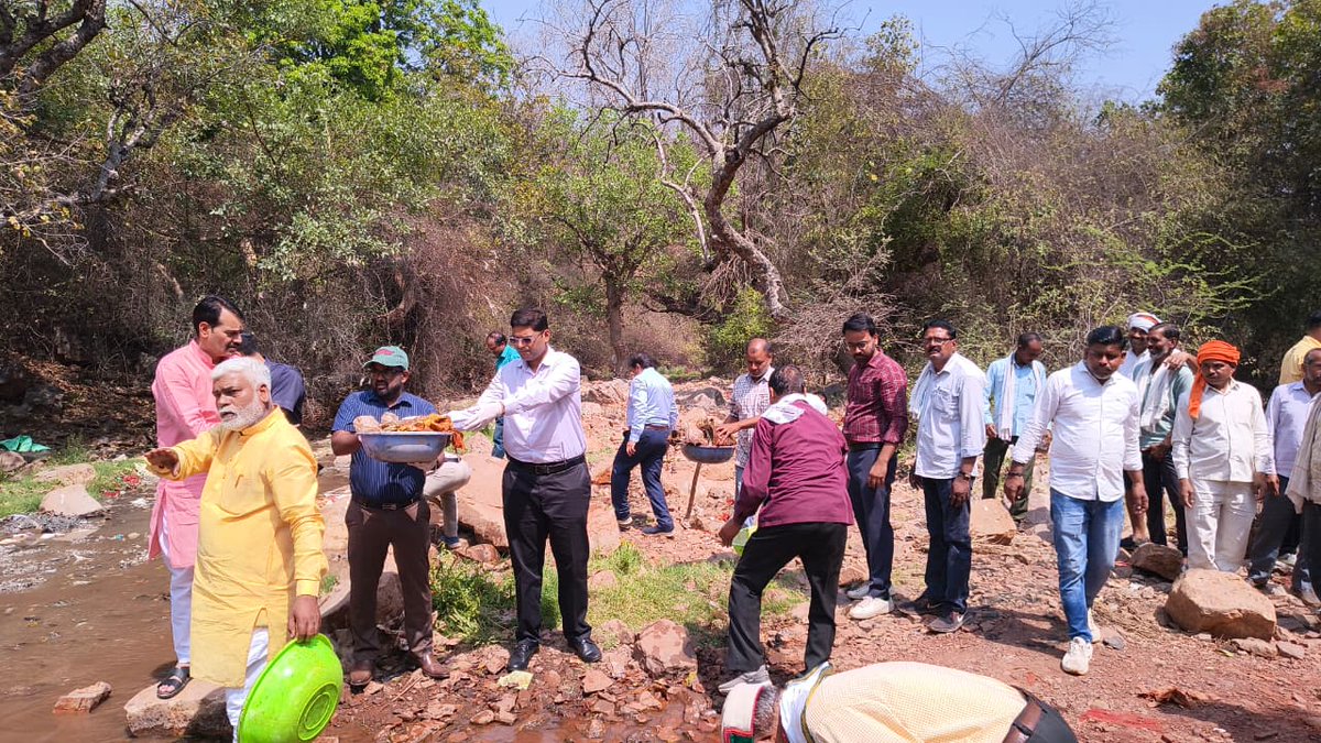 Collector Gwalior tweet media