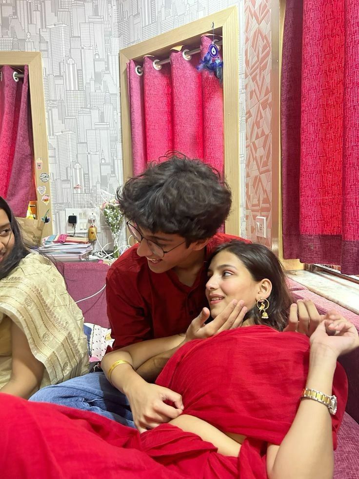 Sayantika tweet media