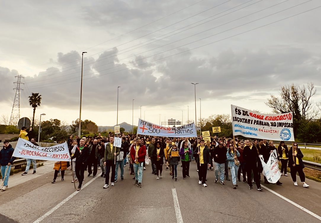 Comunitat Educativa #INSLaRibera tweet media