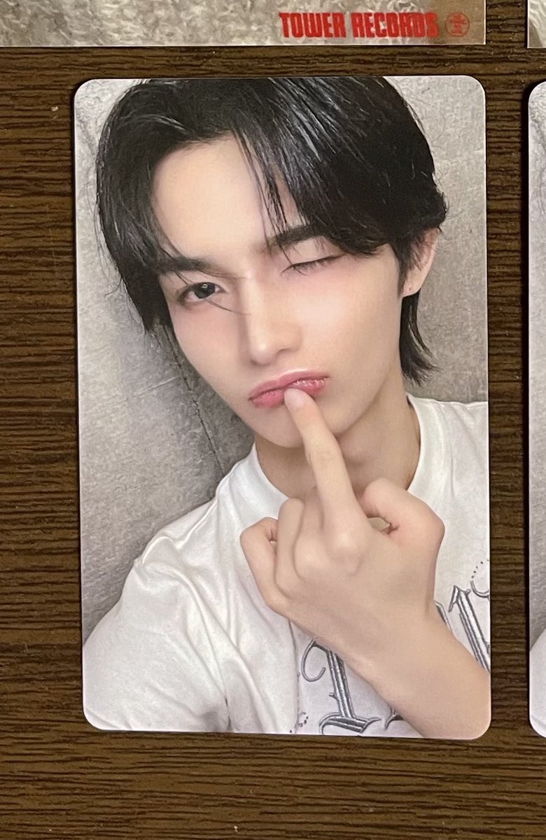 じろう tweet media