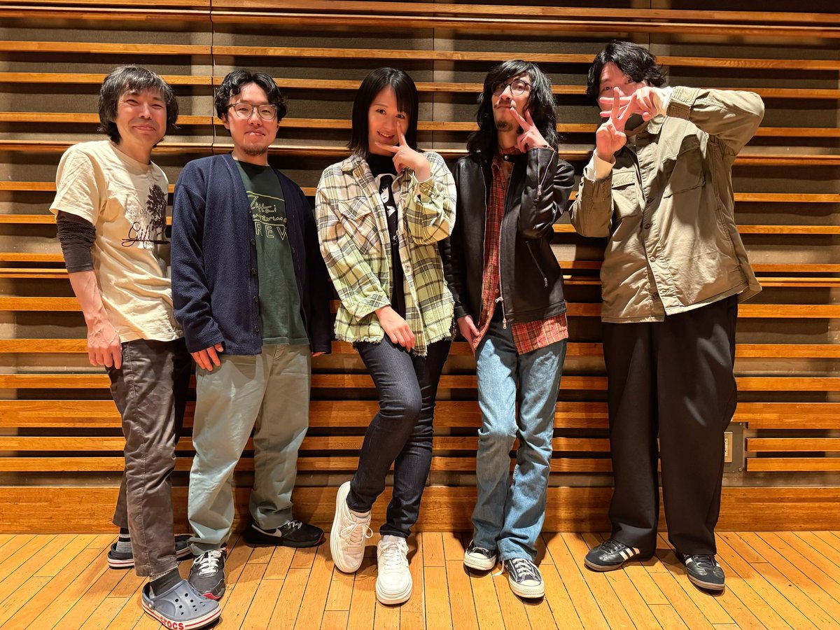 odakaori_0511's tweet photo. 最終リハ終えたー！！ガッツリやったぞー！
右3人のギャルみwwww

明後日！いよいよこのメンバーでお届けします💪やる度に音が良くなっていって心強い。。絶対に楽しませるから！！どうぞよろしくお願いします！
#kaori_19th アニバーサリー始まります🙌
前売り券は明日まで🎫ライブ詳細はHPへ
https://t.co/pi2zYMYsUG