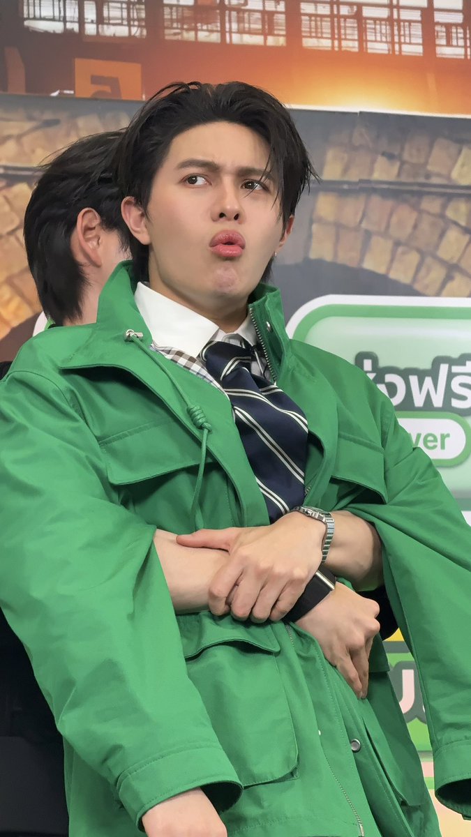 Back hug ❎
ช่วยเหลือลูกอมติดคอ ✅

GF MEGA GALE X WILLIAMEST
#GrabFoodMegaGalexวิลเลี่ยมเอส