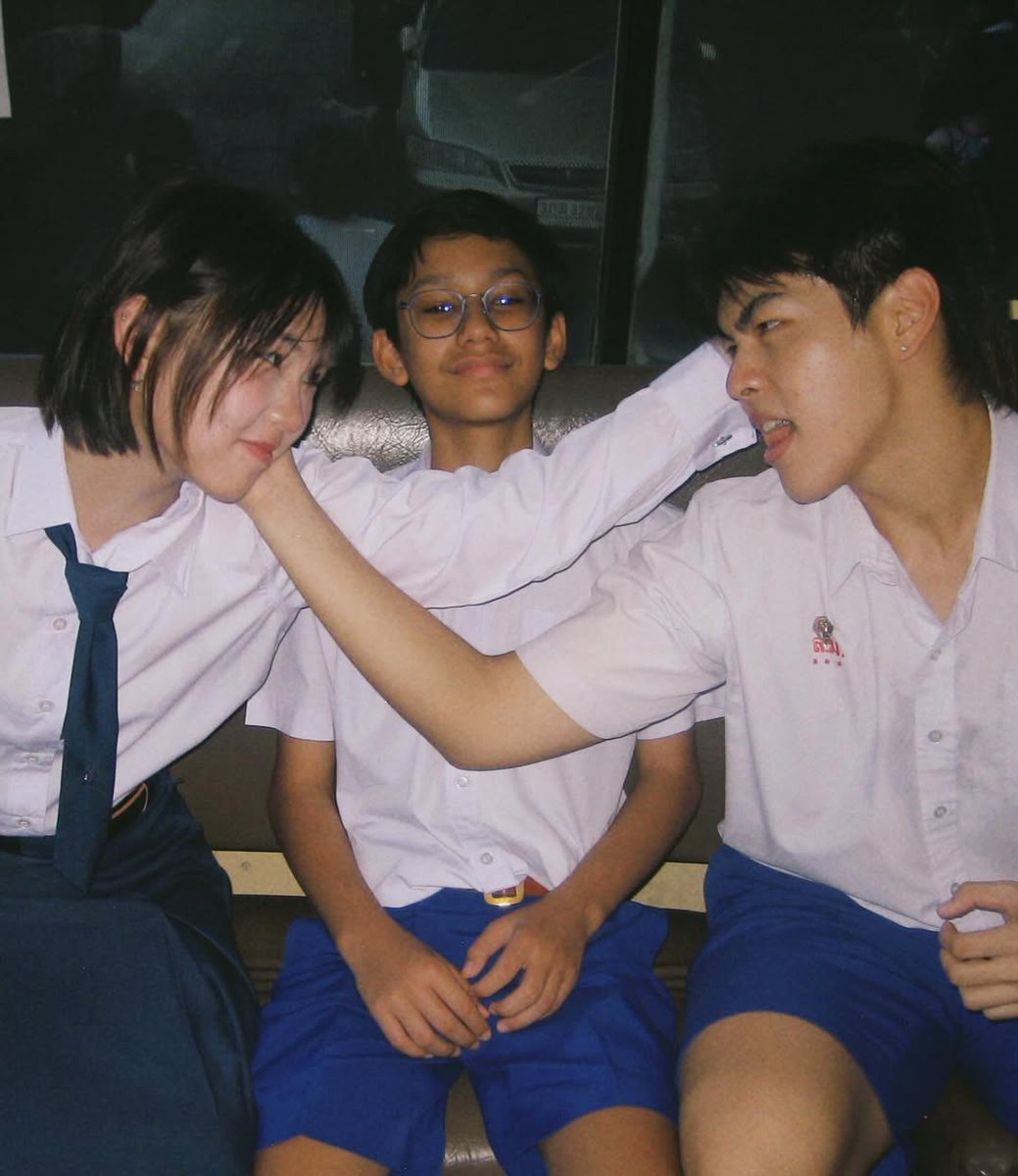 รูปนี้เรียลมากเหมือนจะตีกันจิงๆแต่พอมอถุกเสมอลูกพี่พีแกล้งหนูใช่มั้ย🤏
#PHEE_CIRCRL #ppheeradon