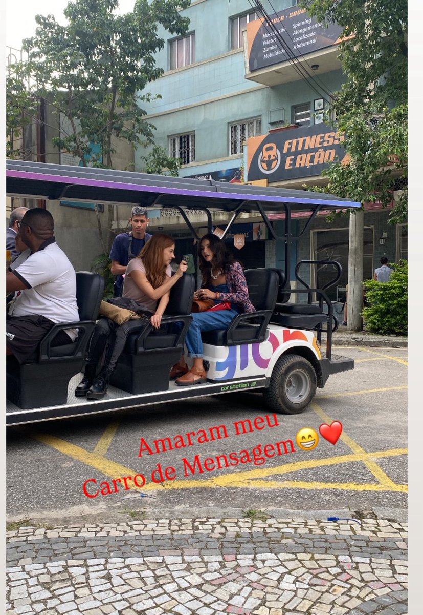 I am no one tweet media