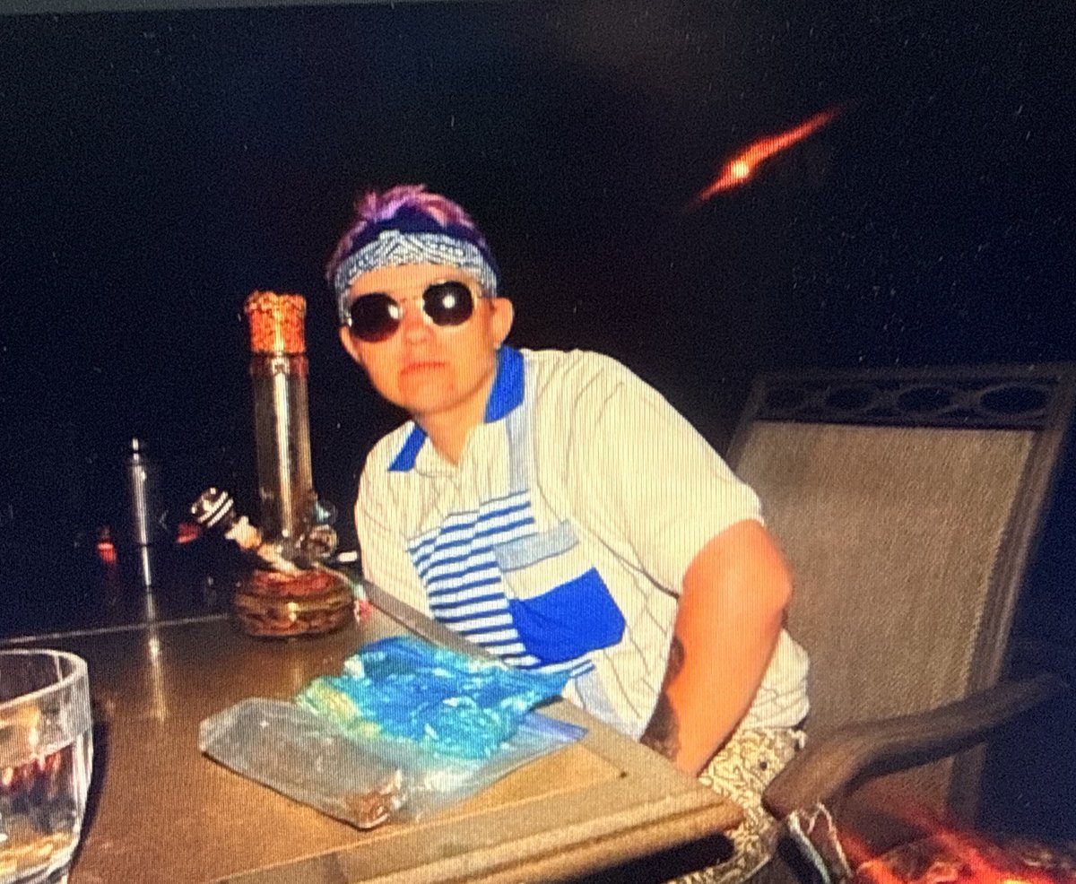 Laura Becker🐦‍🔥 tweet media