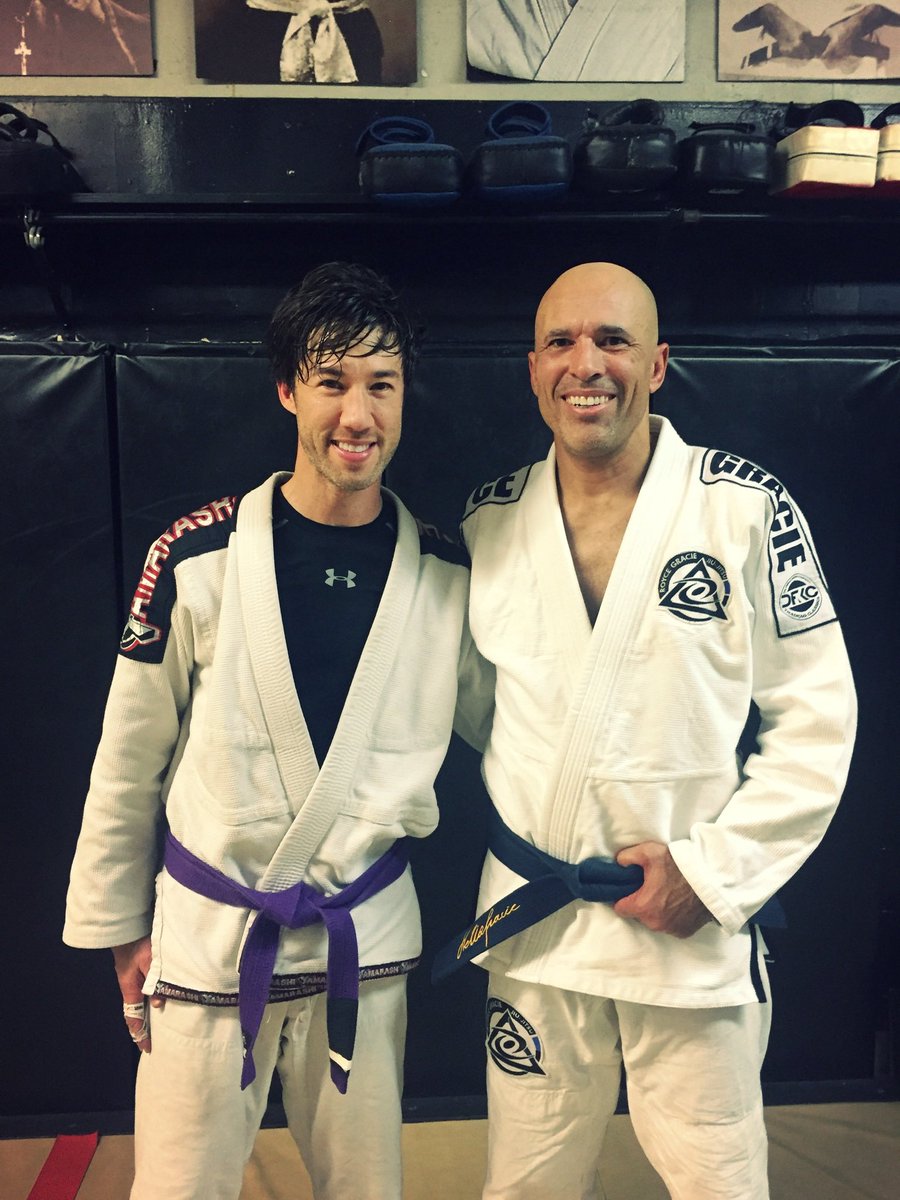 BrendanDrums's tweet image. It was great to catch up and train with two of my very first martial arts professors Royce Gracie and Tim Santos. 🥋 
#zenki #roycegracie #jiujitsu #bjj #martialarts