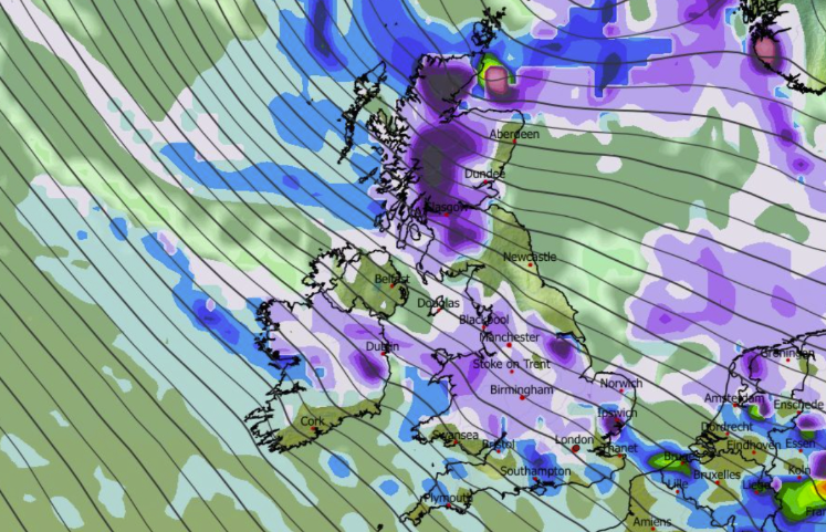 DailyMirror's tweet photo. Brits face blizzard and 6 inches of snow - cities as far south as London hit #UKsnow #UKweather
https://t.co/7WsOfyoHcU https://t.co/HMakFPJHvo