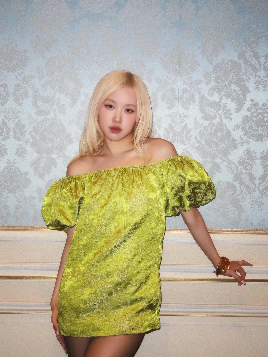 𖥻 ׁ ׅ little princess, 𝑅oseanne! ׁ ׅ ♥︎ tweet media