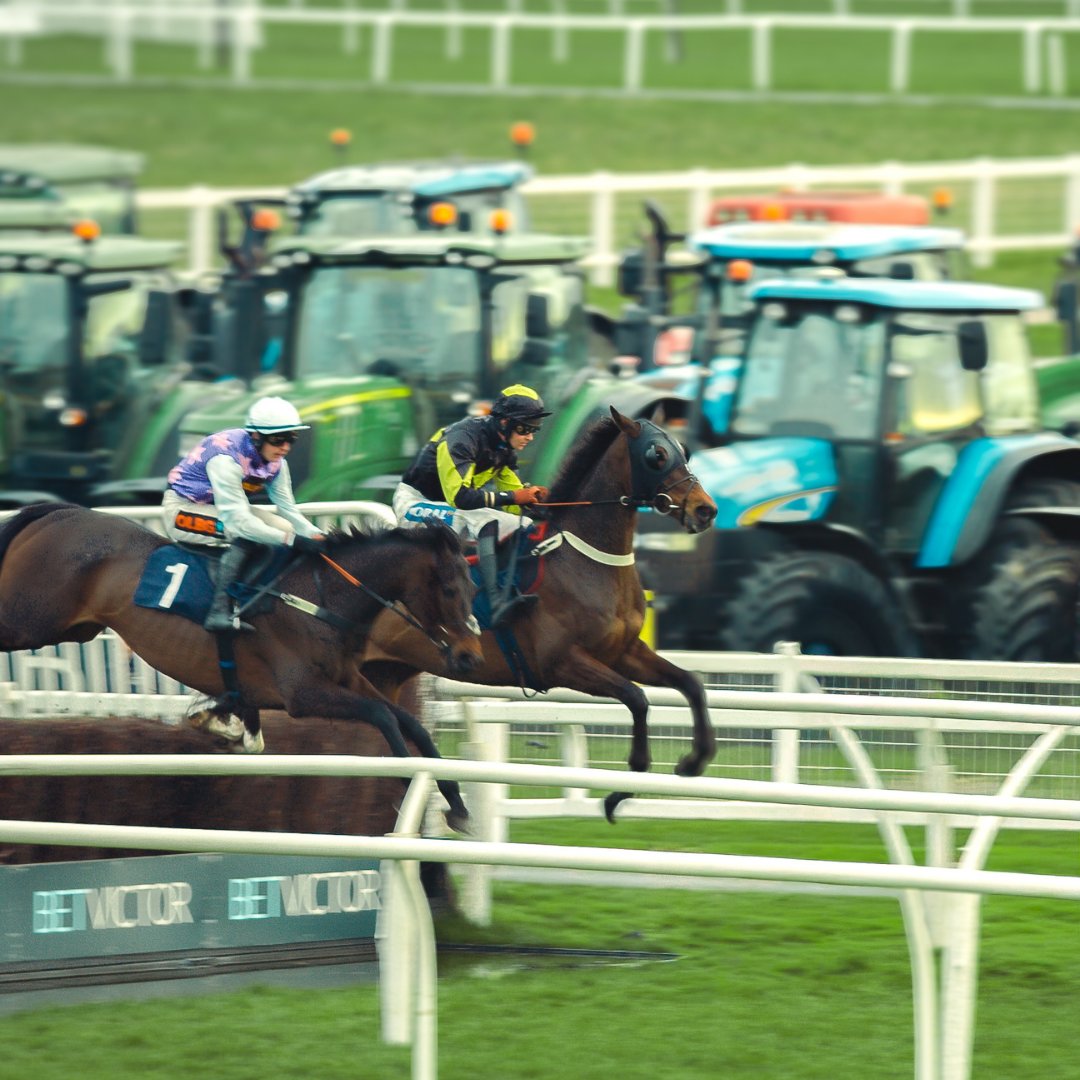 Newbury Racecourse tweet media