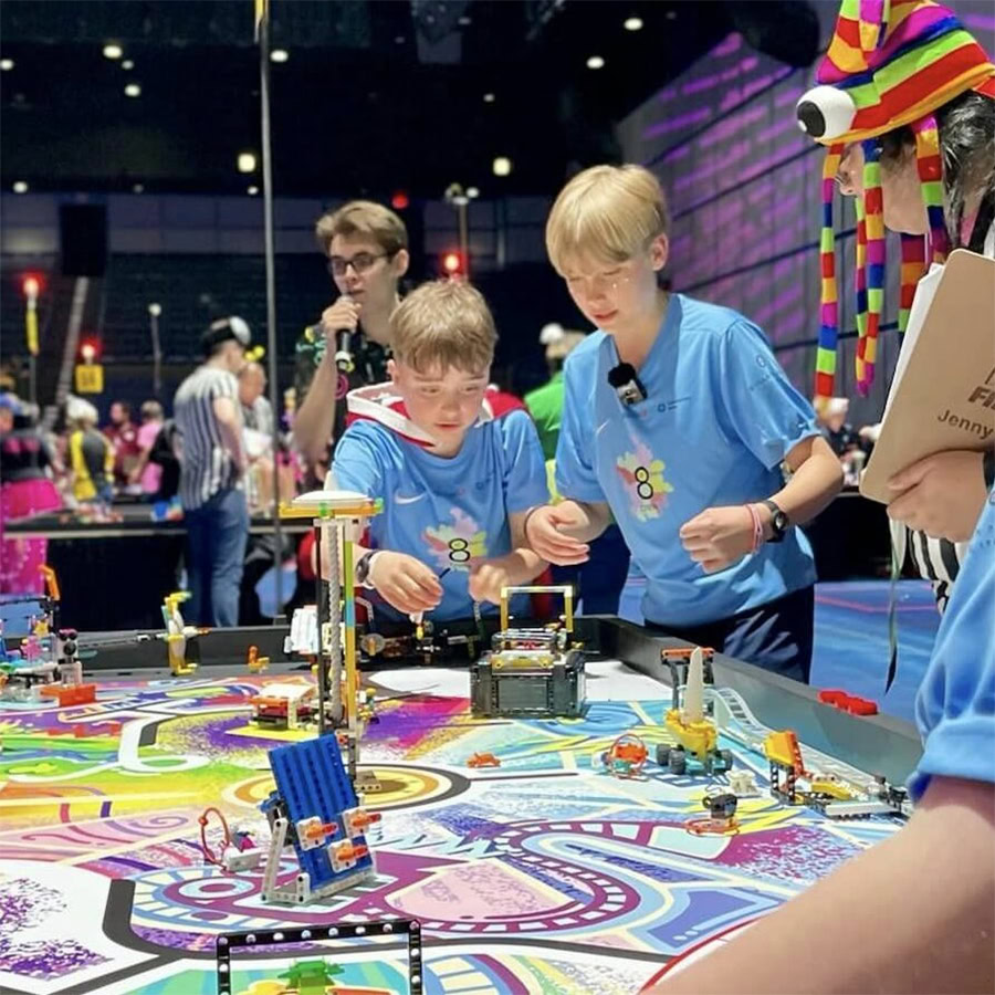 hothbricks tweet media