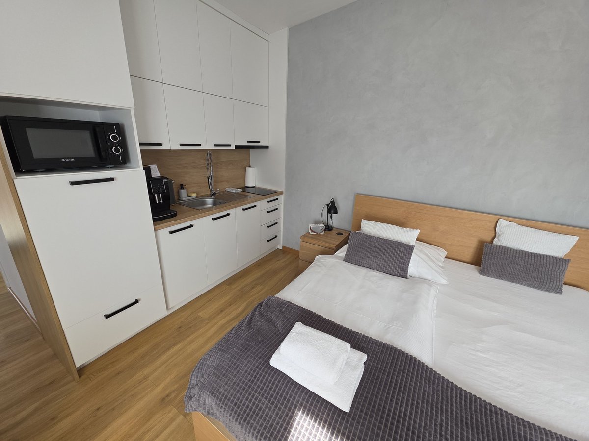 Běžící češtinář tweet media