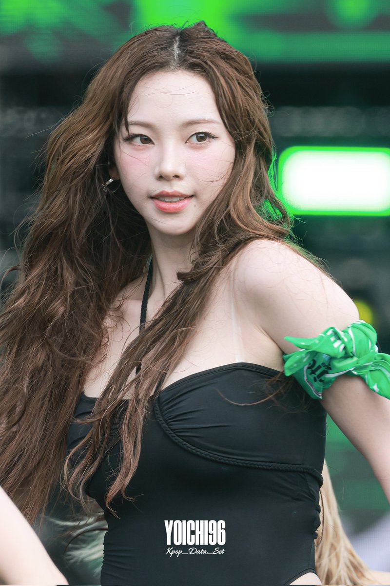 kpop_data_set's tweet photo. 250705 Karina at Waterbomb in Seoul (4)

Load in 4K

#KARINA #카리나 #AESPA #에스파 https://t.co/BOvFkqTJCd