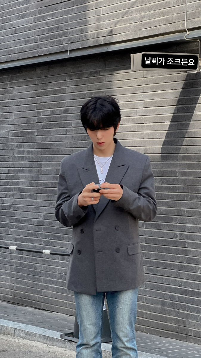 archive1108's tweet photo. 260319 인스타 스토리 #이지안 🫶 https://t.co/5f2dYogQLV