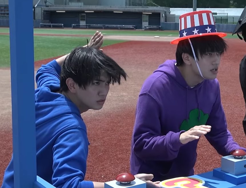 にやり tweet media