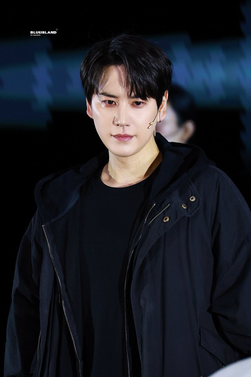 260319
뮤지컬<데스노트>

#규현
#조규현
#KYUHYUN 
#SUPERJUINIOR 
#슈퍼주니어