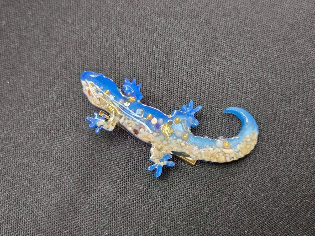 🦎新作入荷✨
人気の爬虫類アクセサリー

今回も【数量限定】
全部一点モノです💎

早い者勝ち⚡️
DMでお取り置きOK📩

#ハンドメイド #レジン #ヤモリ #一点物 #販売中