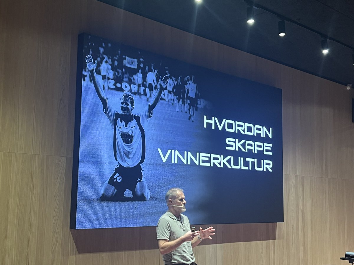 𝓞𝓵𝓮 tweet media