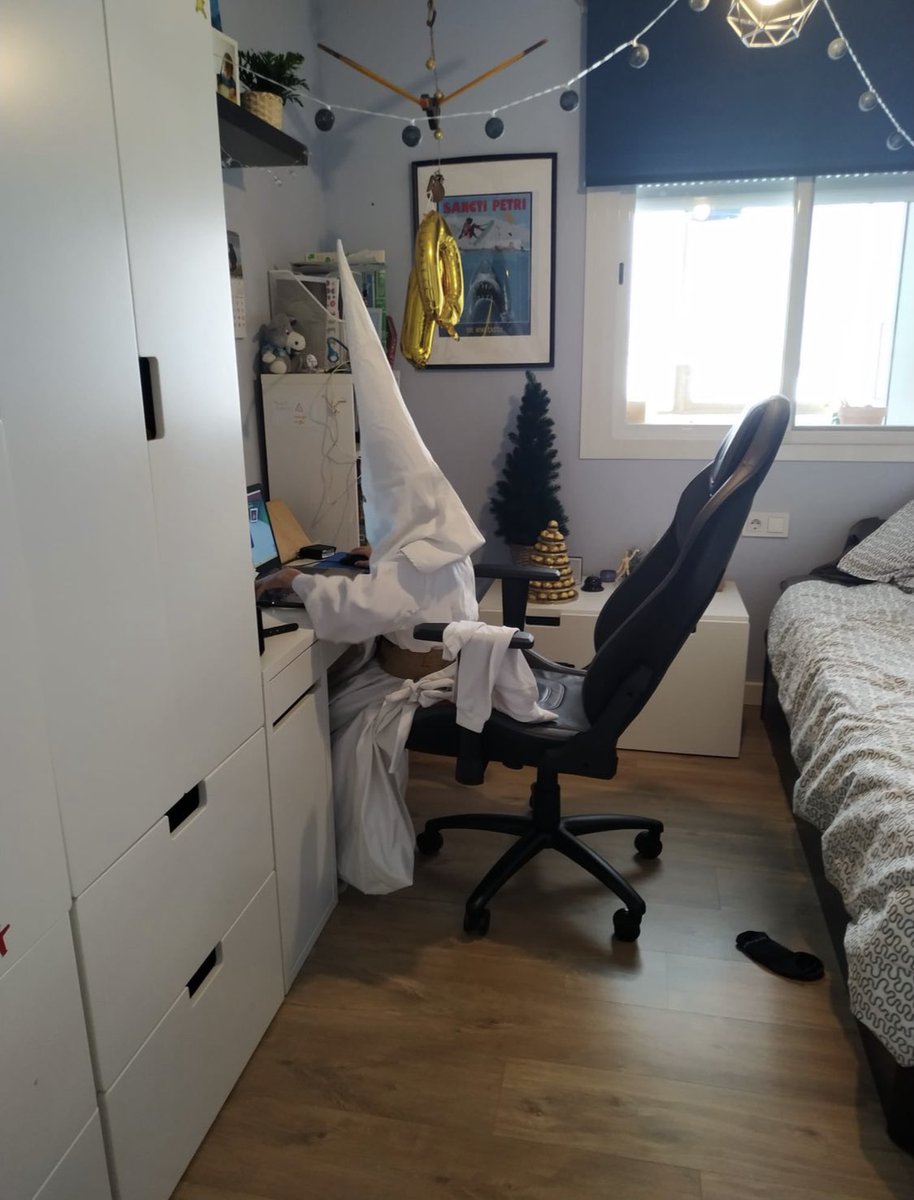 iván (de luto) tweet media