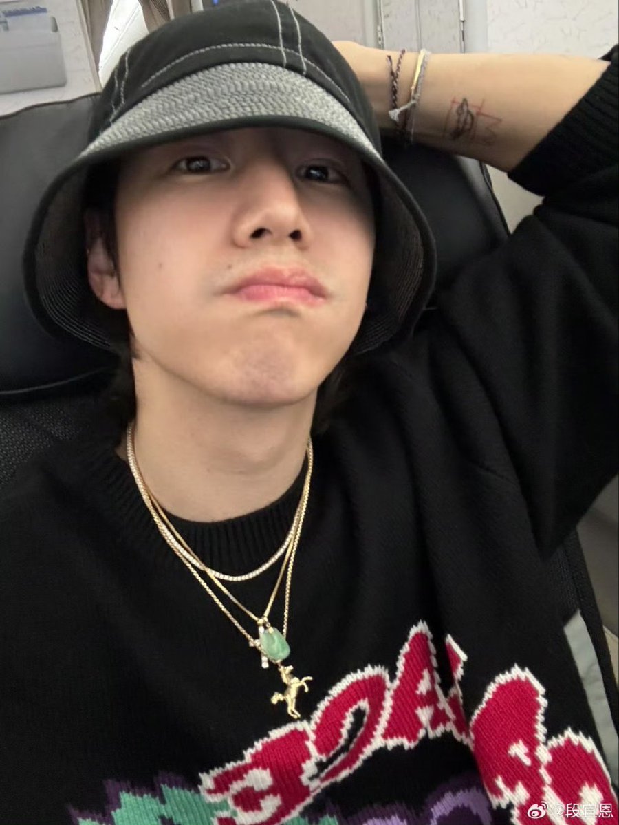 Mark Tuan Silhouette ยิ่งใหญ่ เกรียงไกร มาร์คต้วน tweet media