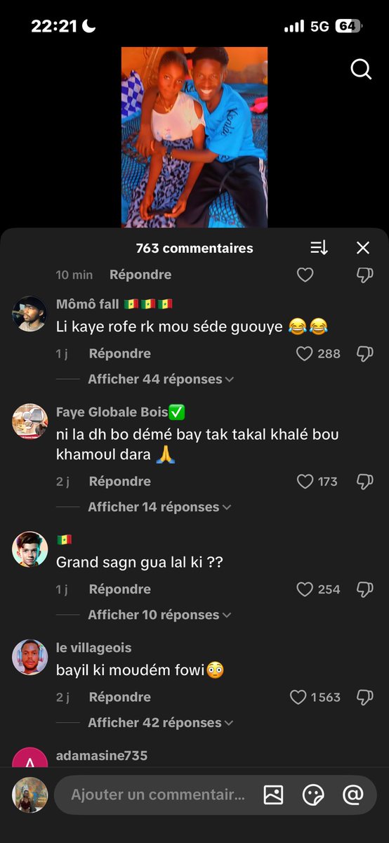 rositta999's tweet photo. J’ai vue cette vidéo sur tik tok je sais pas si c’est moi qui suis trop woke ou y’a un problème regardez moi les commentaires. Des hommes qui pensent à des choses horribles envers une gamines elle n’a même pas 14 ans. Avec ça vous dites que le problème c’est les habits ?????? https://t.co/bZSbKDeew2