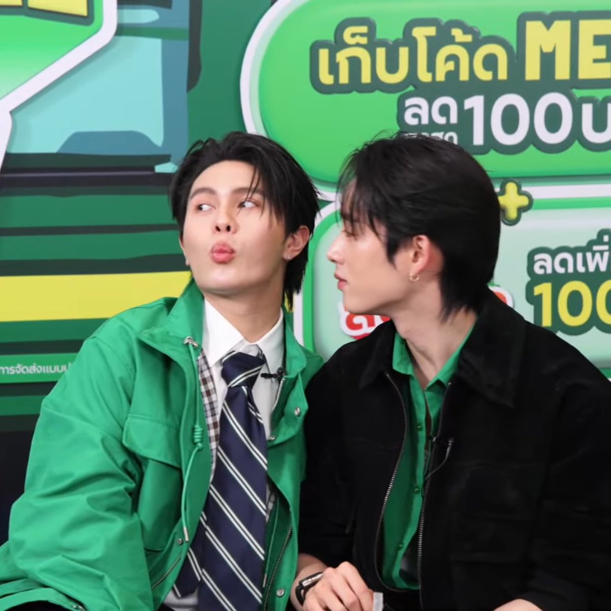 _whalewish_'s tweet photo. จังหวะนี้ชั้นกลายเป็นลิง ช่วงที่ไลฟ์กำลังจะตัดคือไรรร หลังกล้องเค้าเล่นกันงี้หรอ 😭😭😭

GF MEGA GALE X WILLIAMEST
#GrabFoodMegaGalexวิลเลี่ยมเอส
#WilliamEst https://t.co/gA9jR40GGE