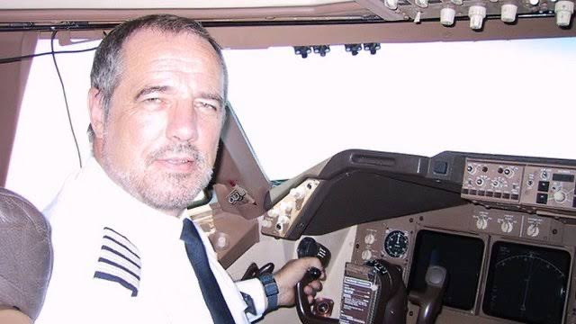 2001 Live tweet media