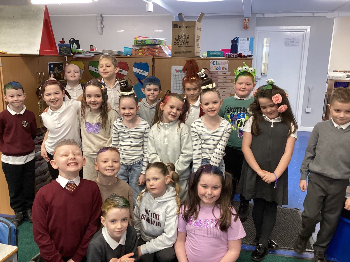 stserfs_3's tweet photo. Crazy hair day in Primary 3 last week! https://t.co/5oEGurLKZZ