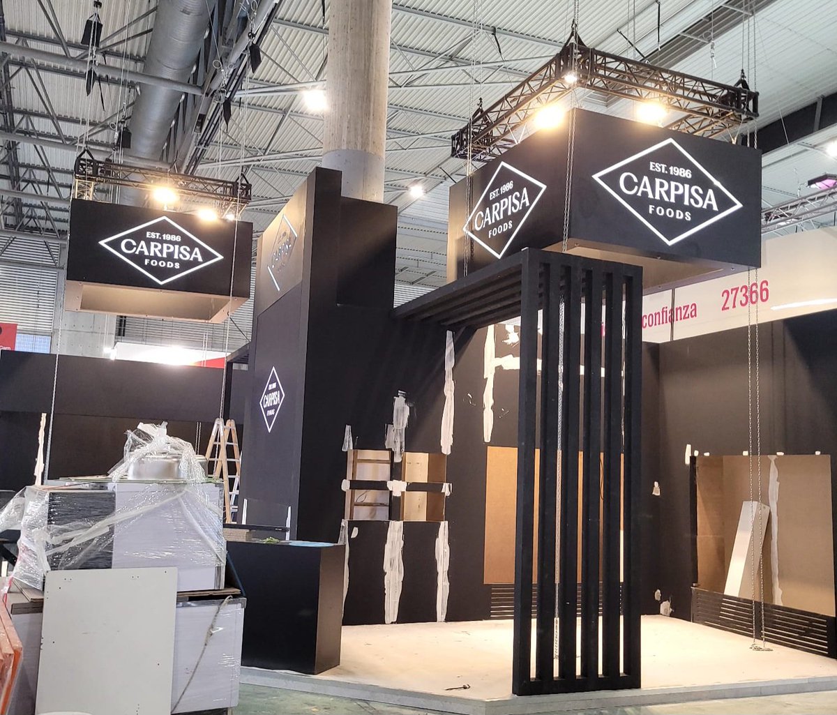 stands dm spacio tweet media