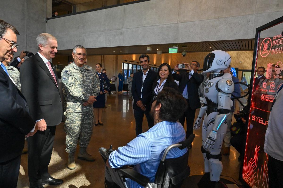 Fuerza Aérea de Chile tweet media