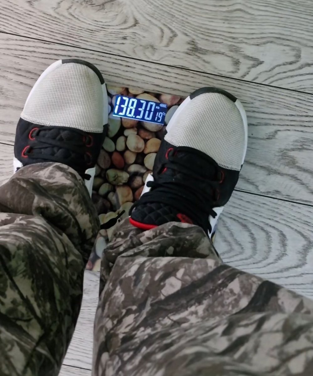 MrOLeaks tweet media